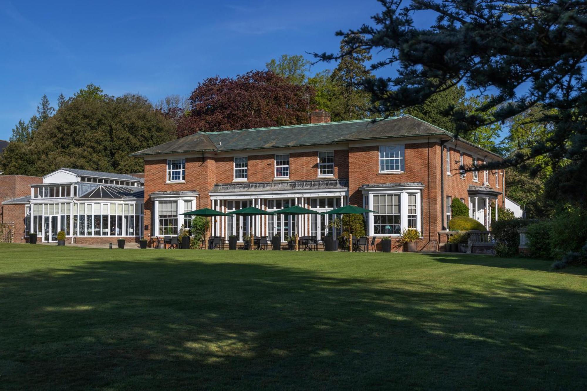 Western Kenwick Park 3*